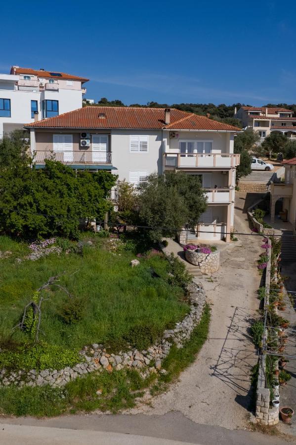 Apartments And Rooms Ljubica Lun (Pag) Exterior foto